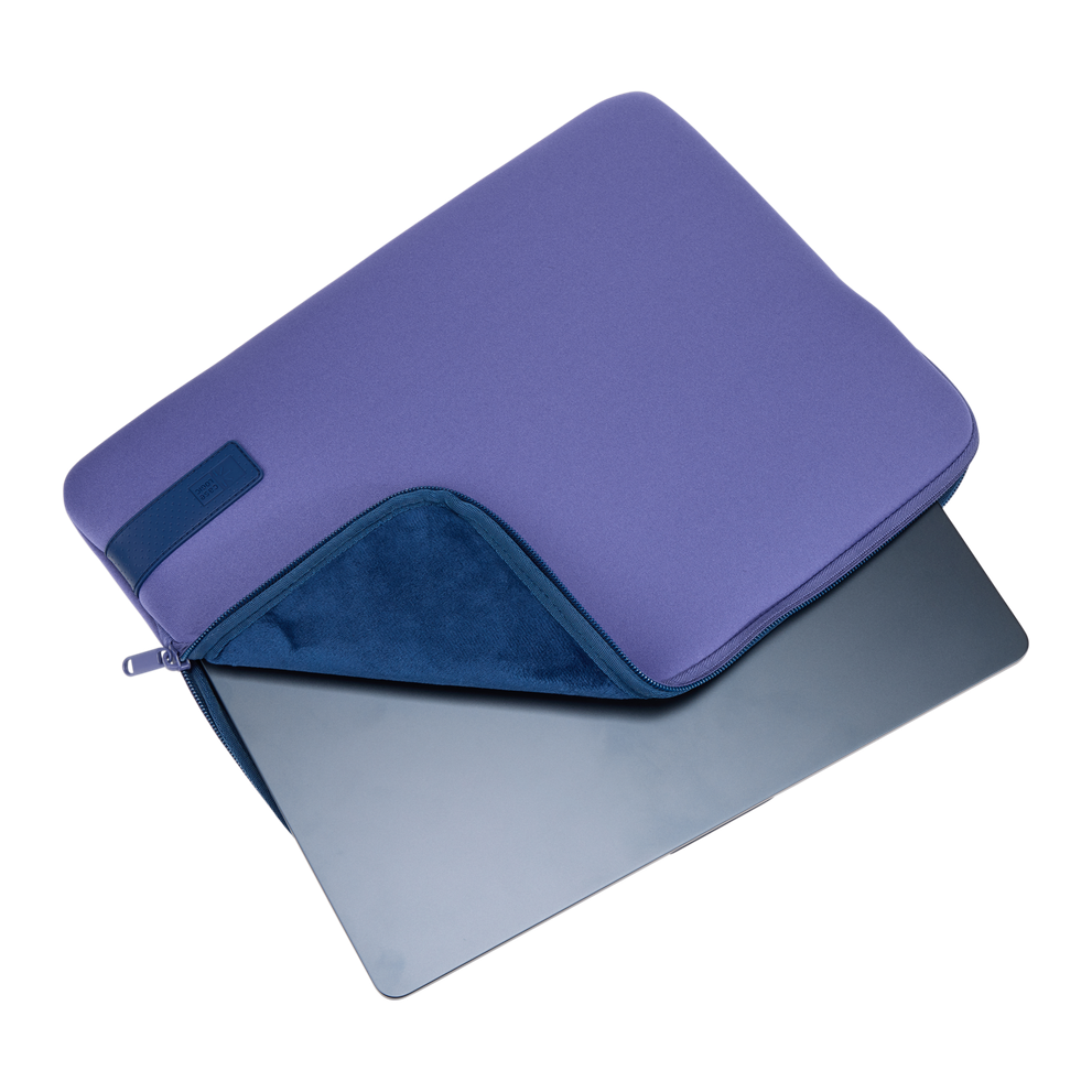 Case Logic Reflect 14" PC sleeve